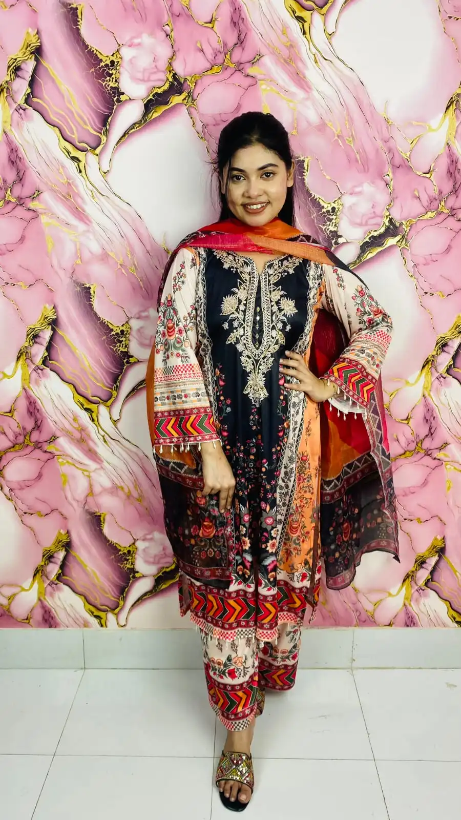 কারচুপি থ্রি-পিস